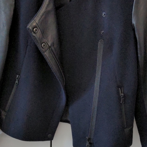 Danier leather bomber jacket - Picture 3 of 4